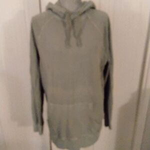 Womens GOODFELLOW Long Sleeve Hooded Sweatshirt, Pale avacado Green.